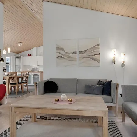 Amazing In With Kitchen Holiday home