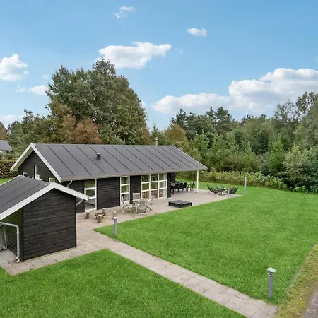 Holiday home Amazing In With Kitchen Hals