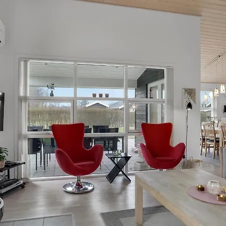 Amazing In With Kitchen Holiday home *